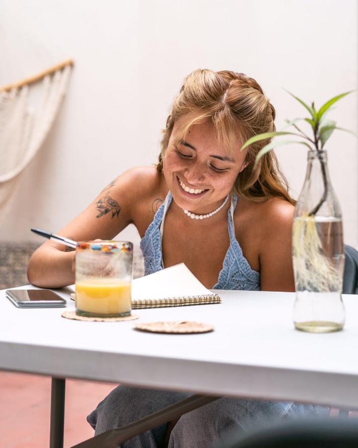 Coliving Chingon Vandrarhem Guadalajara Exteriör bild