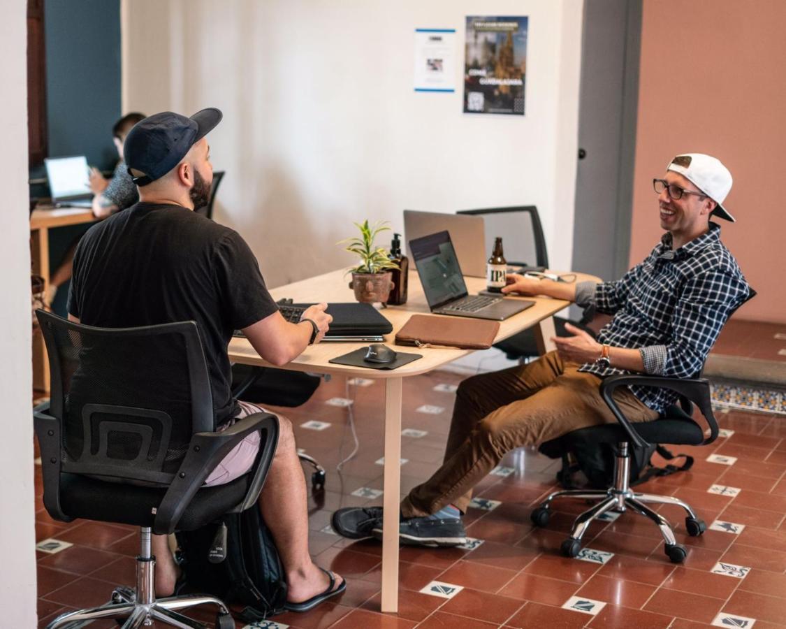 Coliving Chingon Vandrarhem Guadalajara Exteriör bild